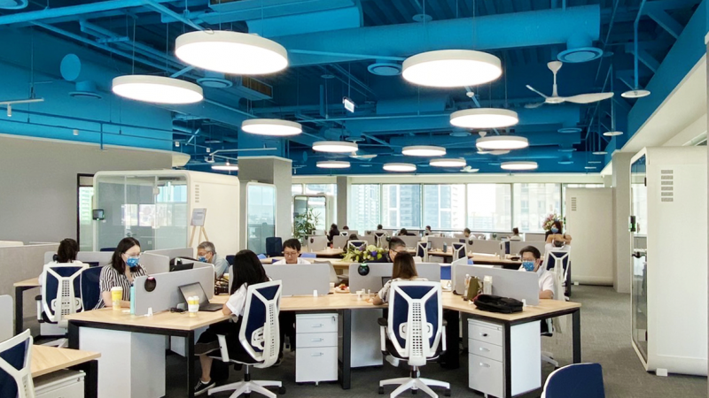 透過高雄據點的「AUO解決方案研發中心」建置，期強化南部人才的延攬及培育